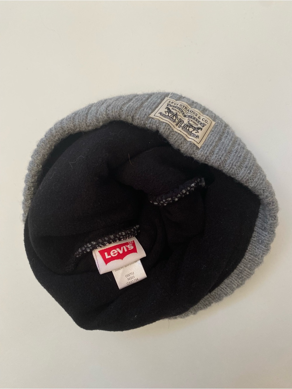 Levi's Ribbed Beanie Grey Hat - Picture 3 of 3